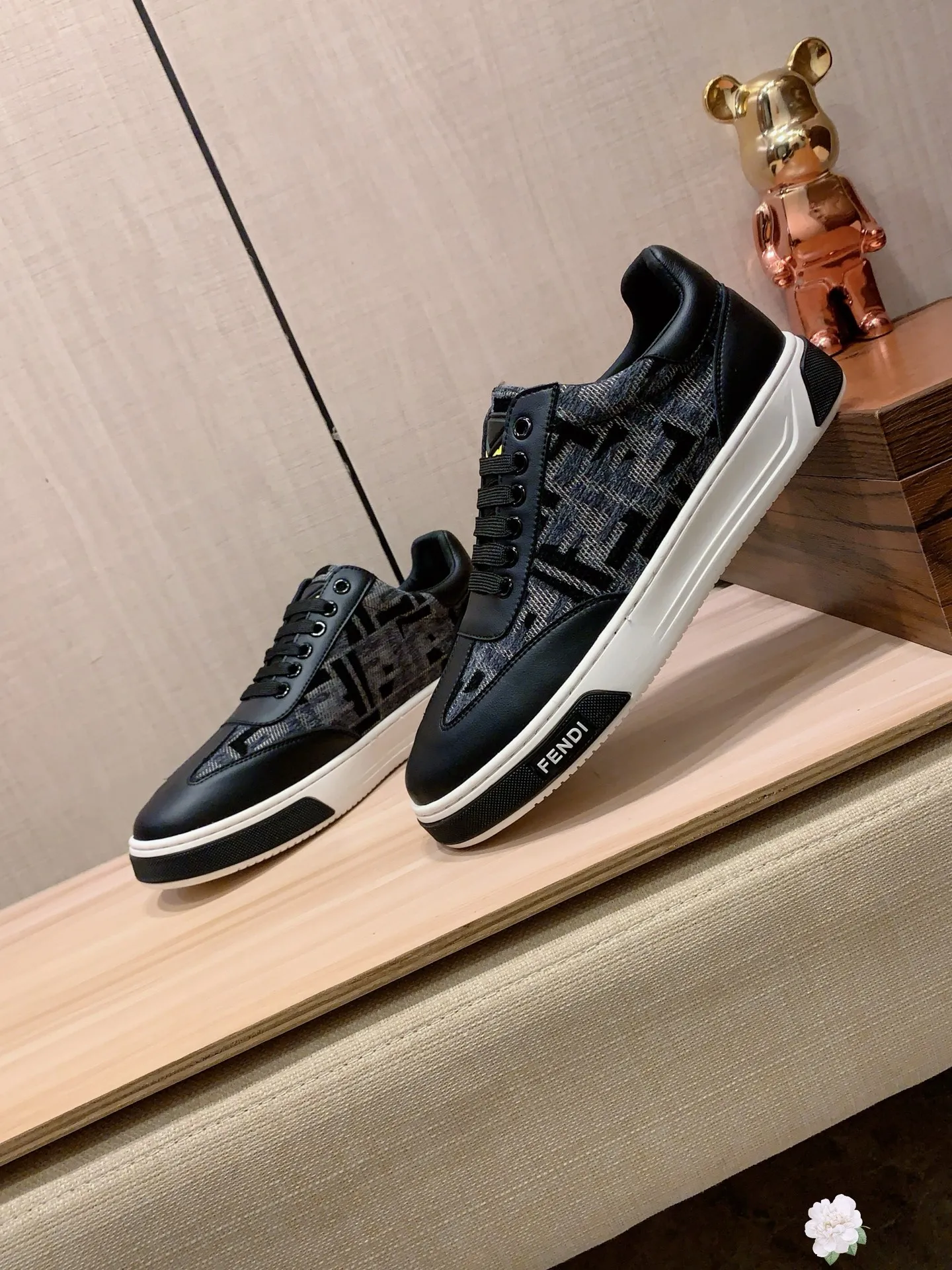 Men's men's shoes 💰420💰💰🎩🎩[Lightning][Lightning] "FENDI*" The latest and most popular casual shoes, top brand [Seduce] luxury ~ purchasing agent, top quality ~. [Strong] The upper is made of imported breathable cowhide with material ➕ breathable sheepskin feet (•) and fine workmanship. The original stylish and stylish soft rubber wear-resistant and non-slip outsole is light and comfortable on the feet. The real thing looks better when photographed in person. 0099: code: 38-44, 4️⃣ colors selected